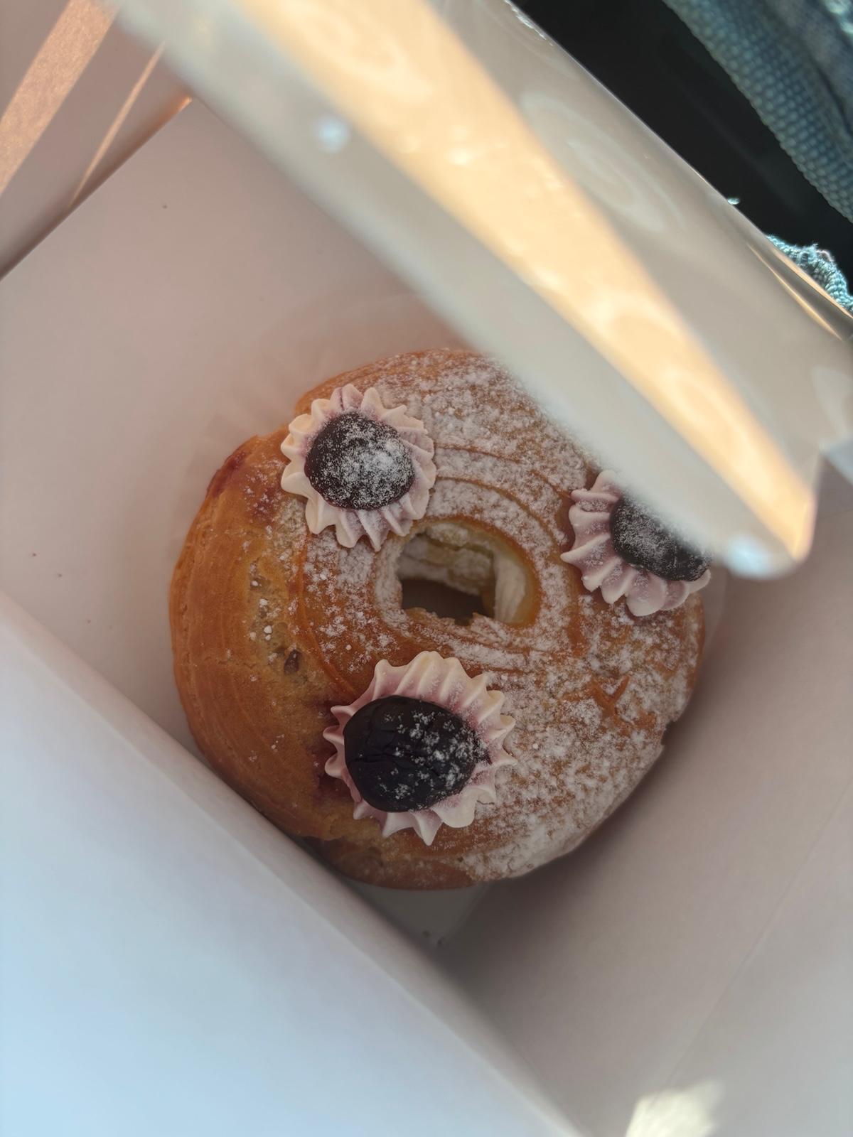 Local Bakery Delivery in Mississauga - Crunch Courier